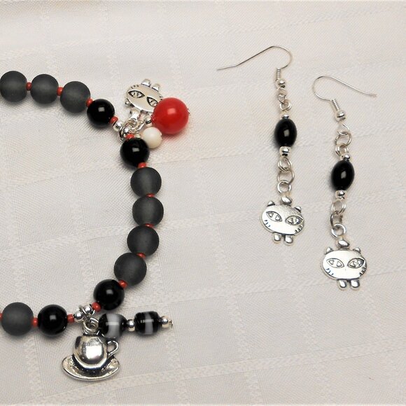 Alice in Wonderland Single-strand bracelets and earrings - black - handmade - - Picture 2 of 2